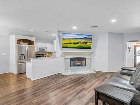 Photo of 242 Sunset Path N, Conroe, TX 77316 (MLS # 87313501)