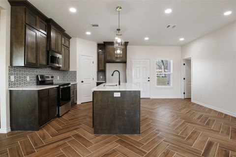 Photo of 807 E Brown Street, Hearne, TX 77859 (MLS # 80290141)
