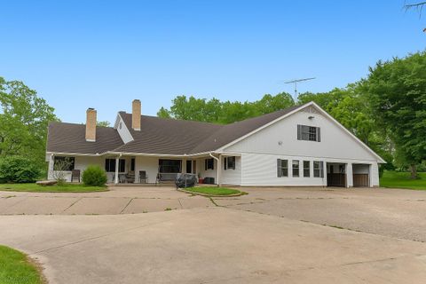 Photo of 180 Fcr 797, Donie, TX 75838 (MLS # 32187389) Photo of 180 Fcr 797, Donie, TX 75838 (MLS # 32187389)