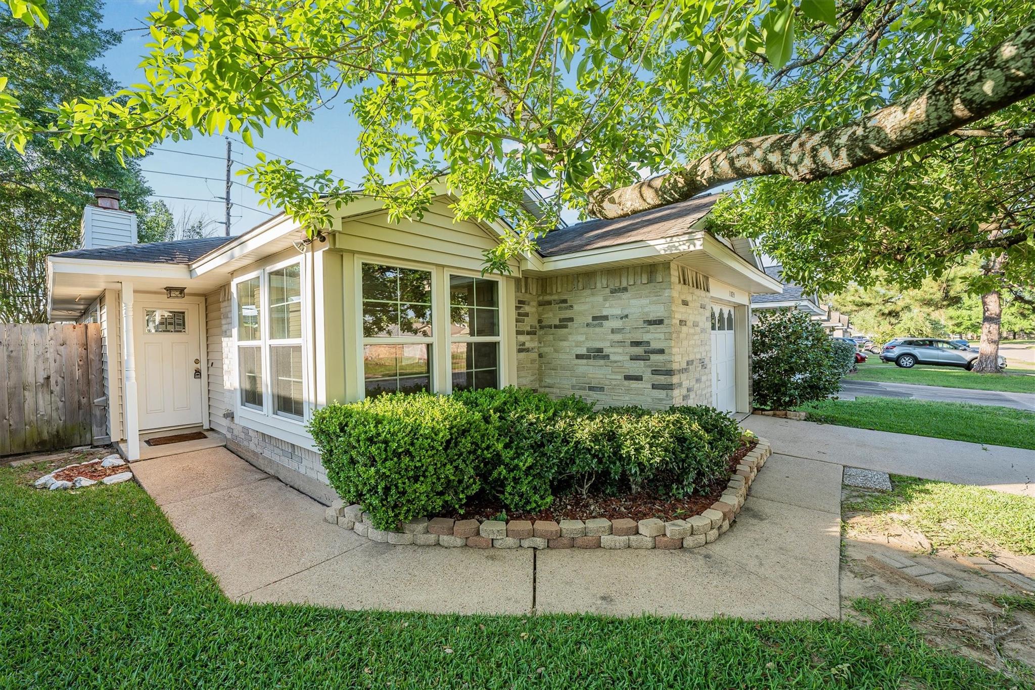 11835 Westwold Drive