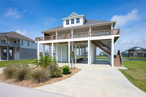 Photo of 3717 Biscayne Beach Road, Crystal Beach, TX 77650 (MLS # 23839169)