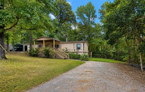 Photo of 573 Bluebonnet, Livingston, TX 77351 (MLS # 82172525)
