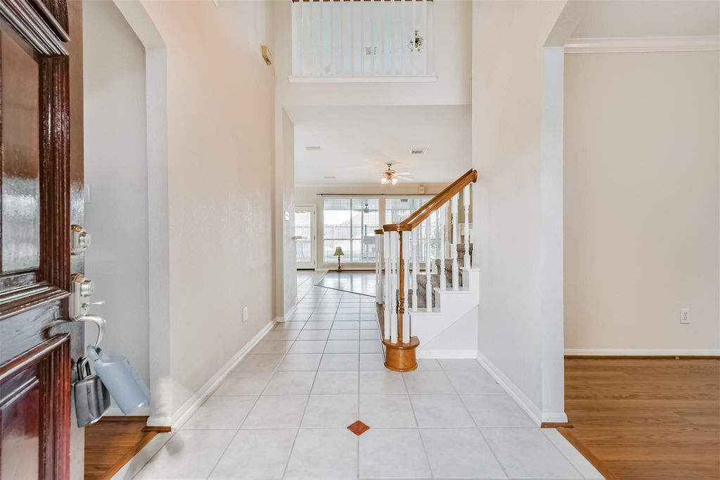 Photo of 10415 Claybrook Drive, Houston, TX 77089 (MLS # 25780932)