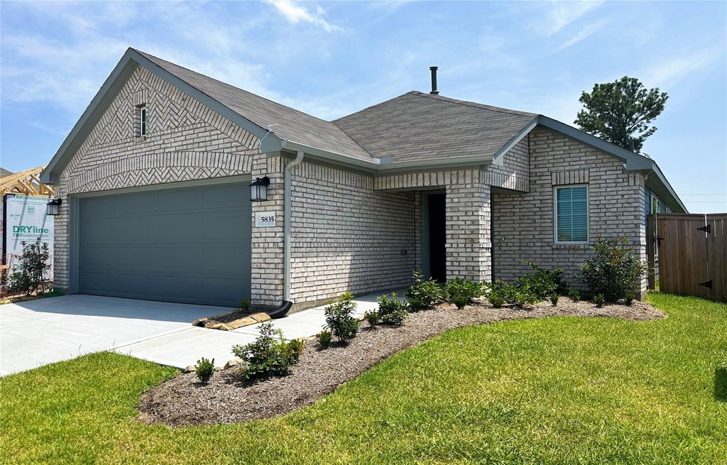 Photo of 5835 Sunrise Bottom Lane, Fulshear, TX 77441 (MLS # 33867883)