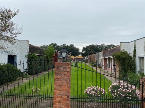 Photo of 9537 Braeburn Glen Boulevard, Houston, TX 77074 (MLS # 68512576)