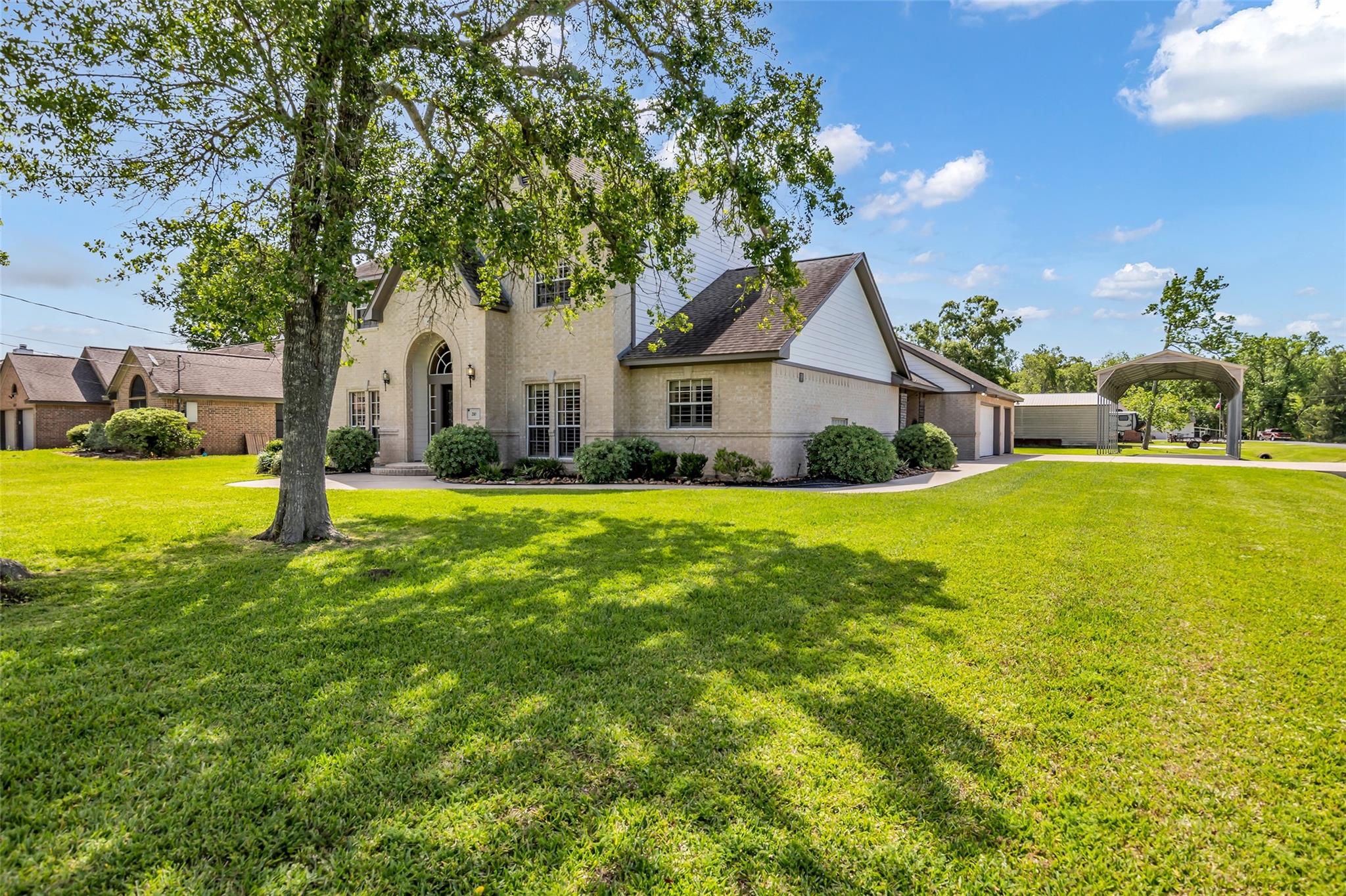 210 River Oaks Drive