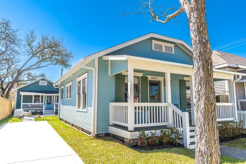 Photo of 3825 Avenue N 1/2, Galveston, TX 77550 (MLS # 60444023)