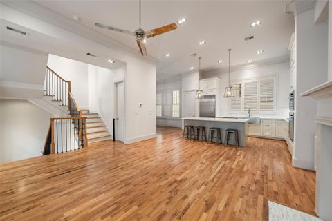 Tiny photo for 1306 Castle Court #A, Houston, TX 77006 (MLS # 30181302)