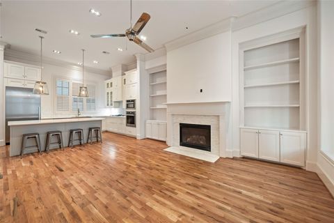 Tiny photo for 1306 Castle Court #A, Houston, TX 77006 (MLS # 30181302)