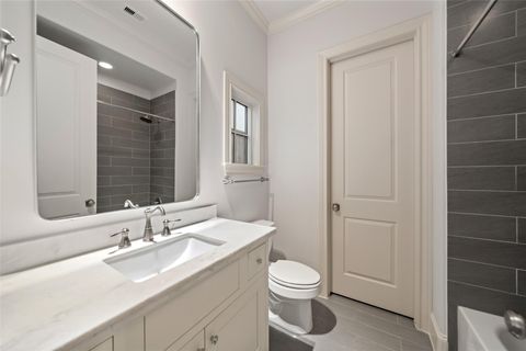 Tiny photo for 1306 Castle Court #A, Houston, TX 77006 (MLS # 30181302)