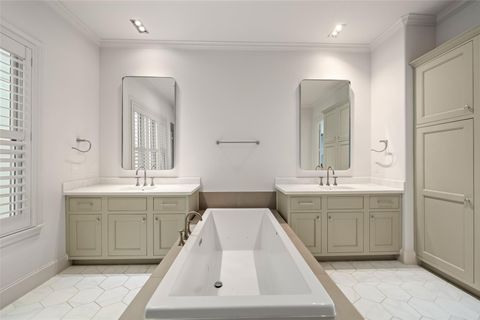 Tiny photo for 1306 Castle Court #A, Houston, TX 77006 (MLS # 30181302)