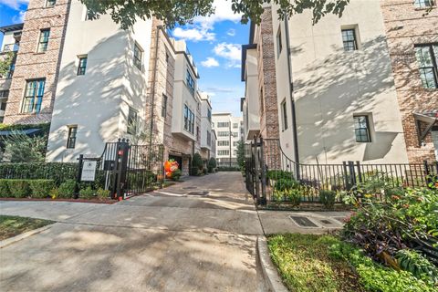 Tiny photo for 1306 Castle Court #A, Houston, TX 77006 (MLS # 30181302)
