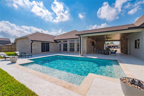 Photo of 2110 Wikiup Street, Dickinson, TX 77539 (MLS # 52976488)