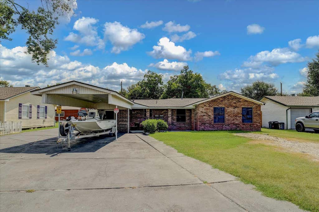 Photo of 120 Fern Lane, Highlands, TX 77562 (MLS # 29810051)