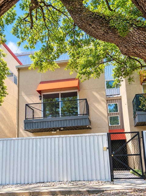 Photo of 2429 Wentworth Street, Houston, TX 77004 (MLS # 83042897)