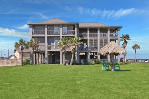 Photo of 1 Blue Heron Cir Drive, Jamaica Beach, TX 77554 (MLS # 90250536)