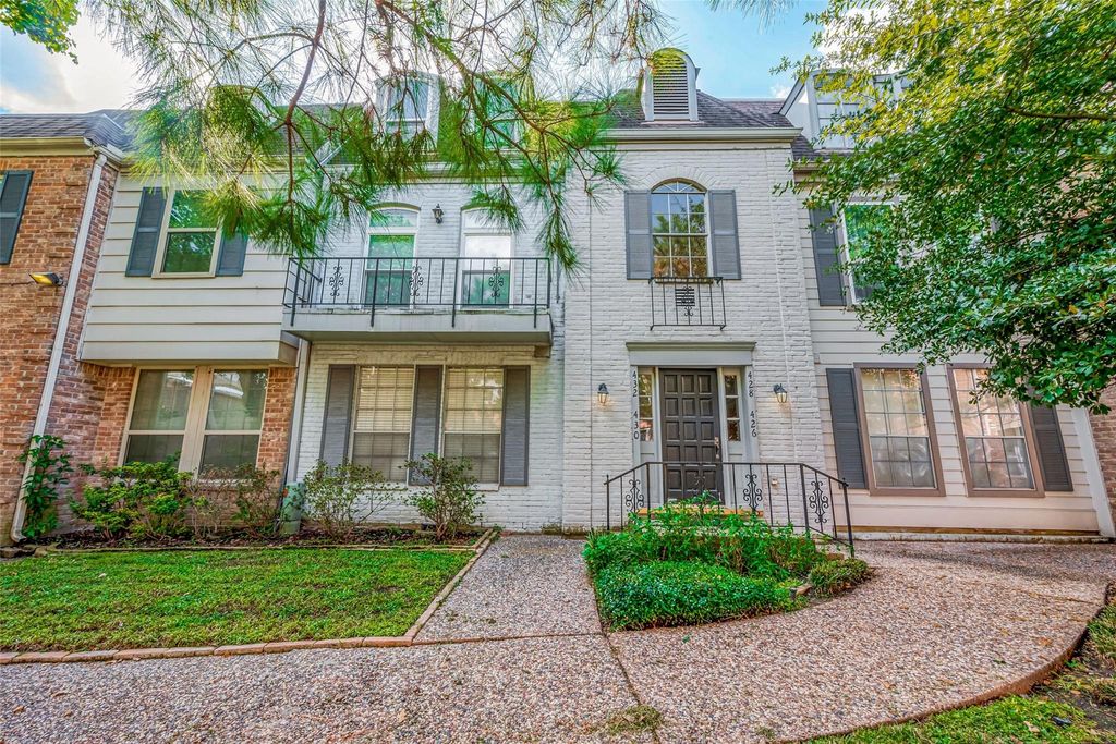 Photo of 432 N Post Oak Lane, Houston, TX 77024 (MLS # 75679652)