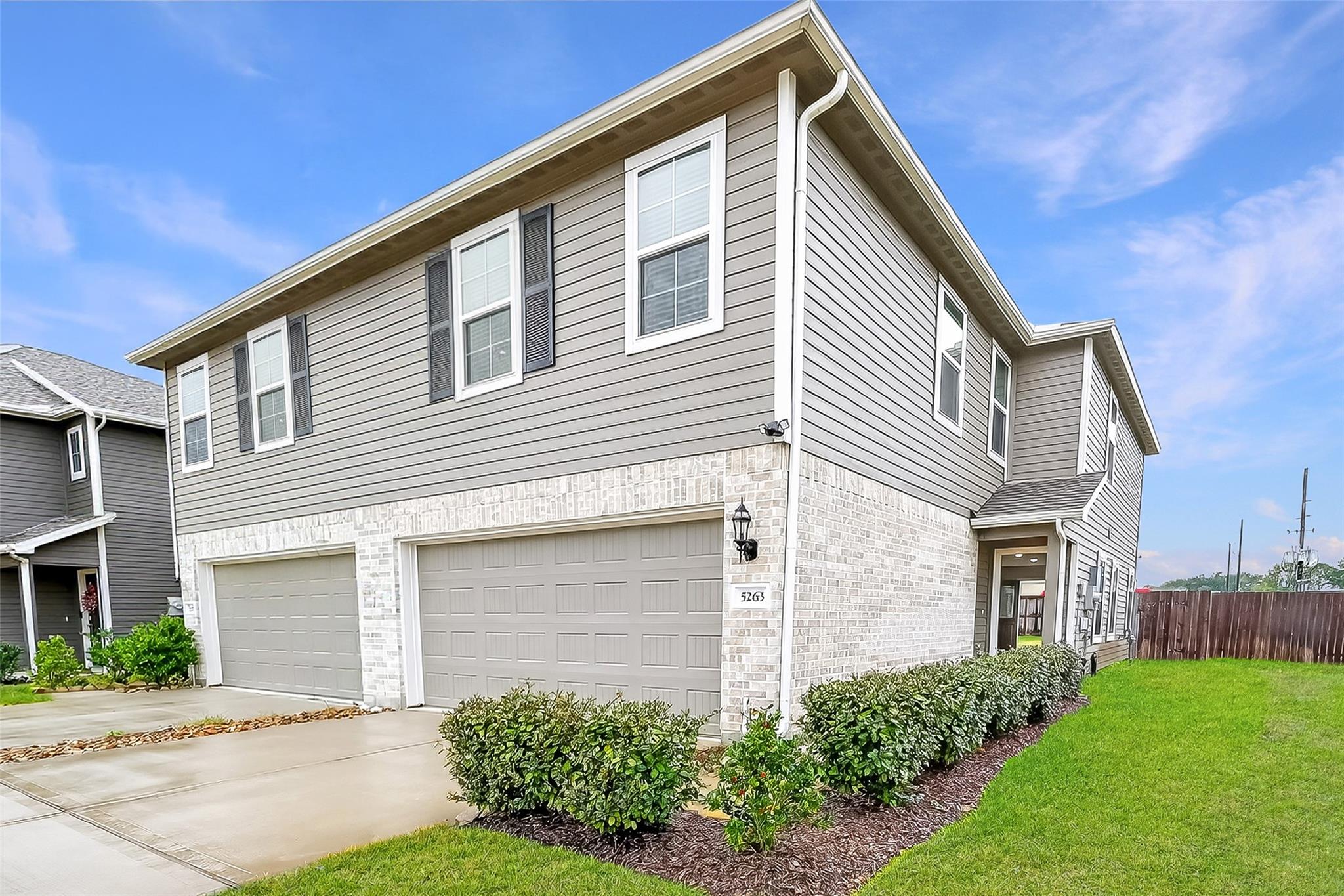 5263 Shallowhurst Lane