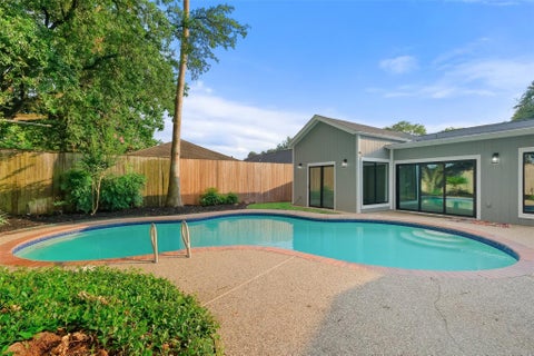 Photo of 3327 Freshmeadows Drive, Houston, TX 77063 (MLS # 61314881)