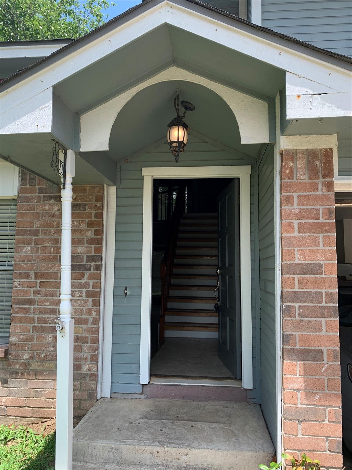 19426 Lake Hollow
