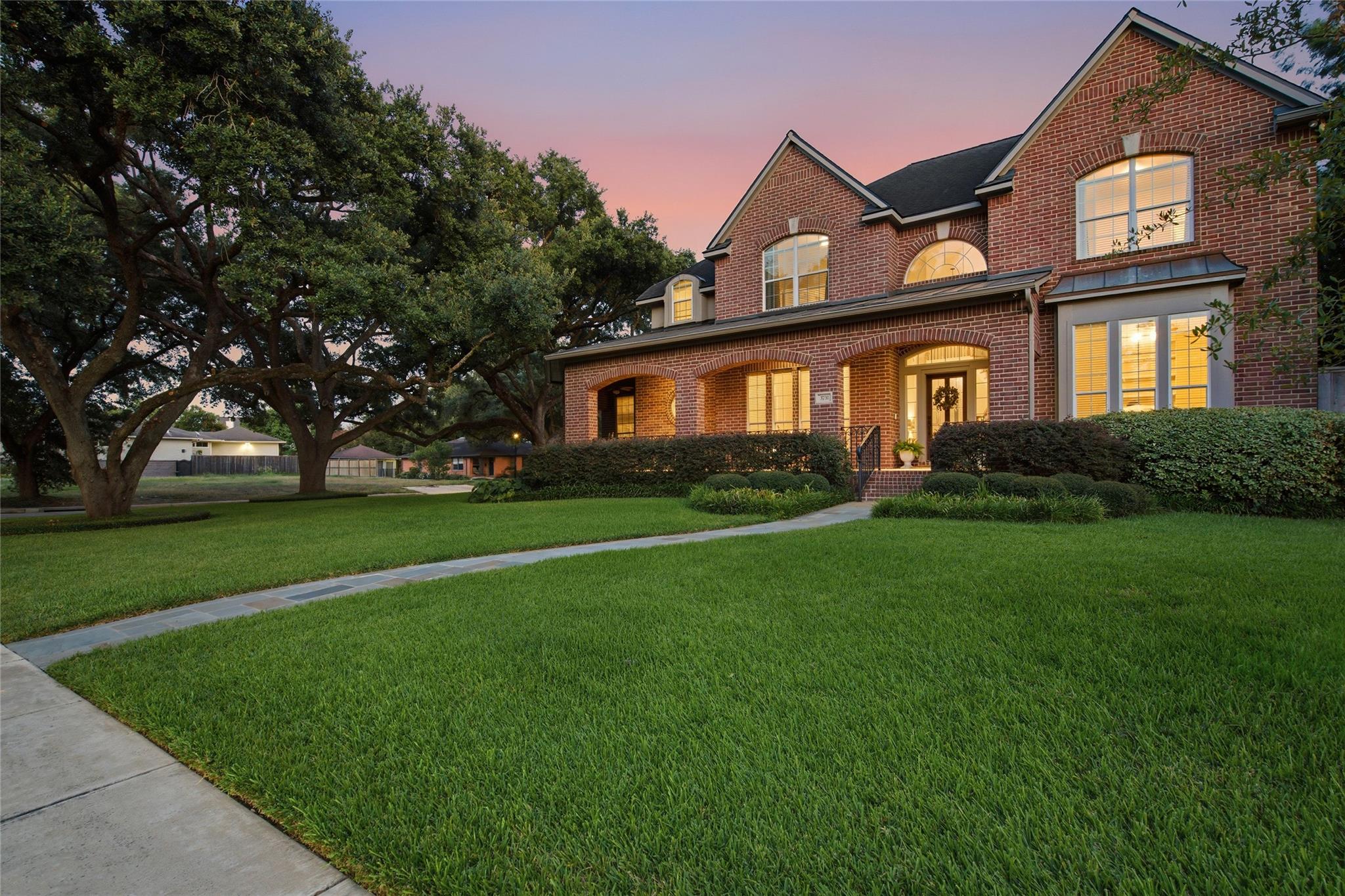 3731 Linkview Drive