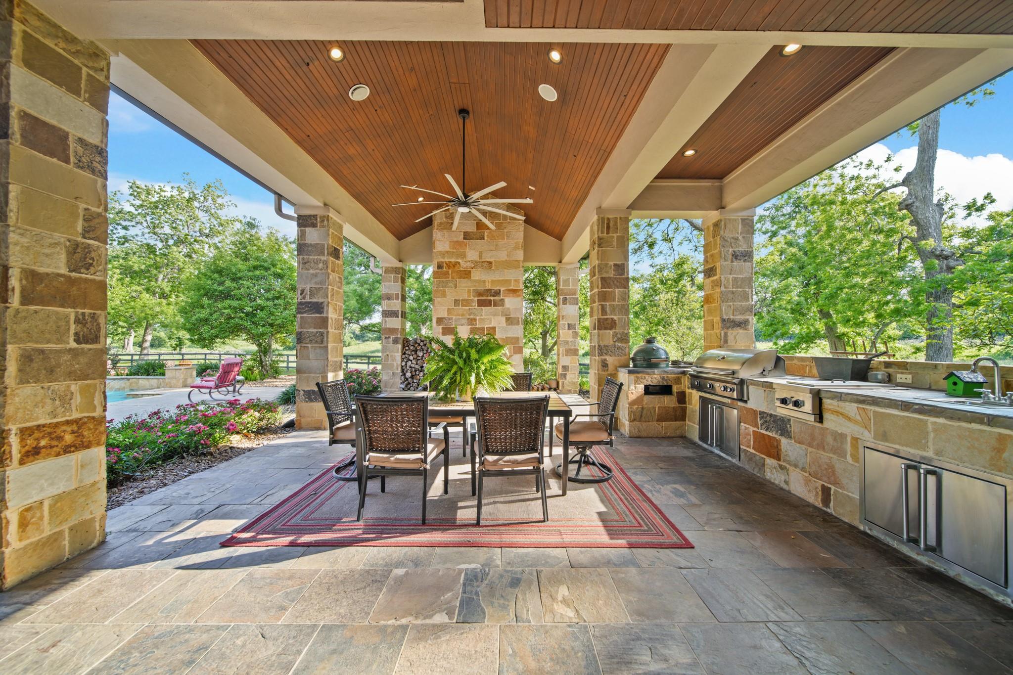 7527 Foster Island Drive