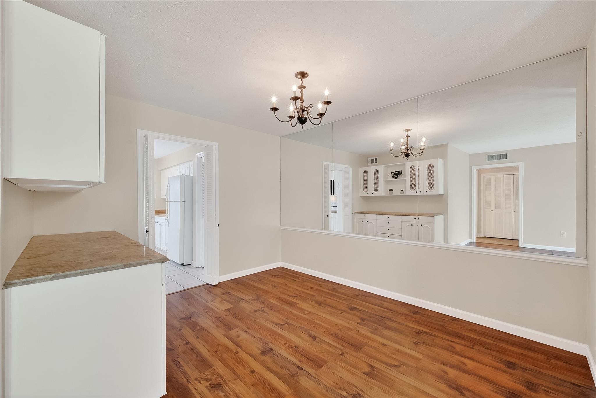 7600 Burgoyne Road 121