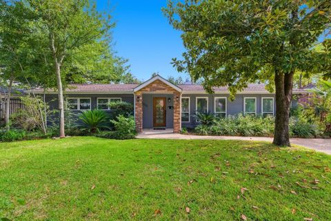 Photo of 1320 Woodvine Drive, Houston, TX 77055 (MLS # 55443656)