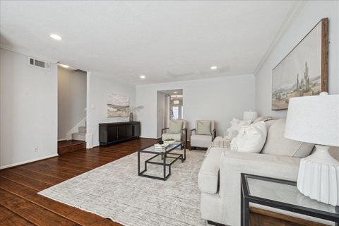 Tiny photo for 6462 Burgoyne Road Rd, Houston, TX 77057 (MLS # 60178878)