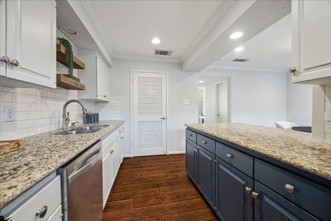 Tiny photo for 6462 Burgoyne Road Rd, Houston, TX 77057 (MLS # 60178878)