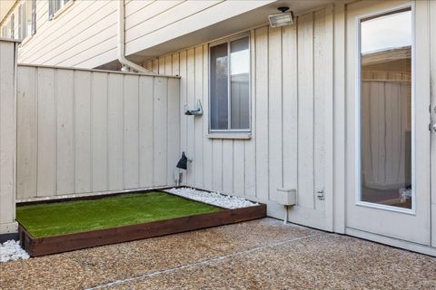 Tiny photo for 6462 Burgoyne Road Rd, Houston, TX 77057 (MLS # 60178878)