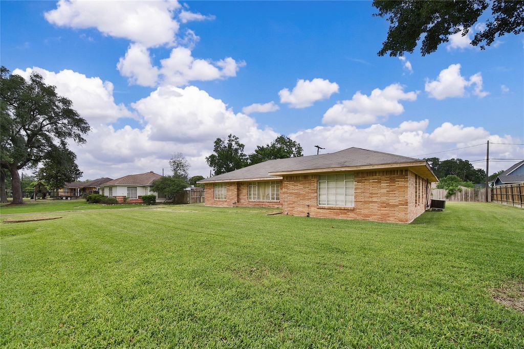 Photo of 4011 Grimes Street, Houston, TX 77087 (MLS # 30519447)