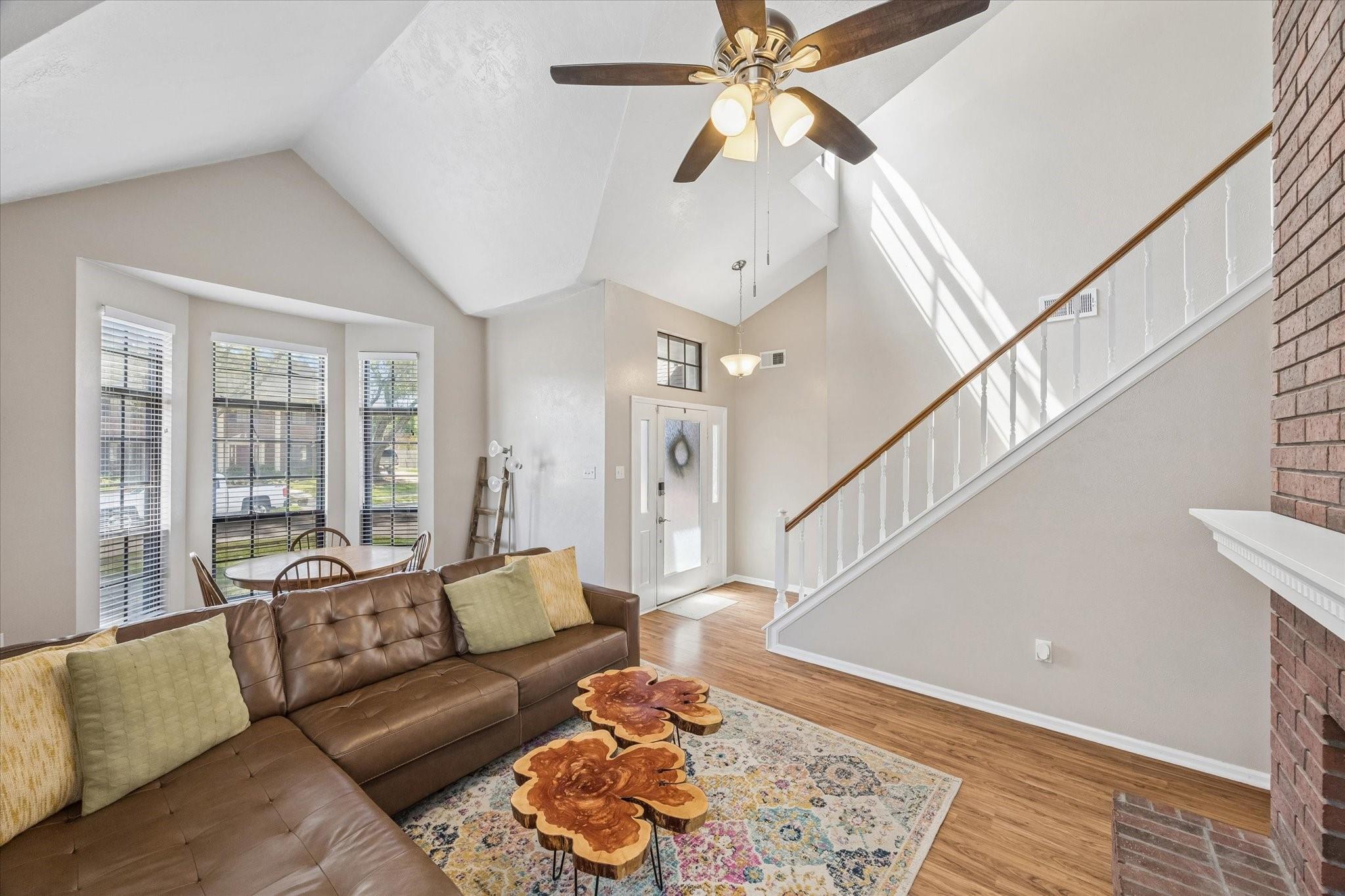 6915 Redwood Falls Drive