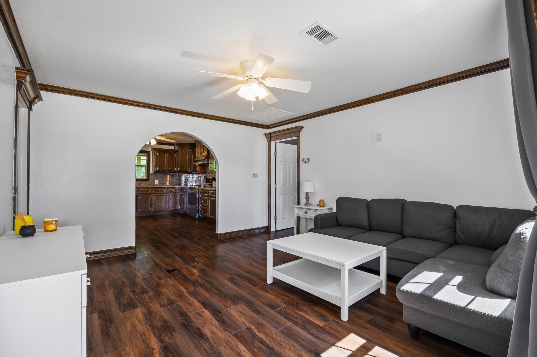 122 W Bernard Street