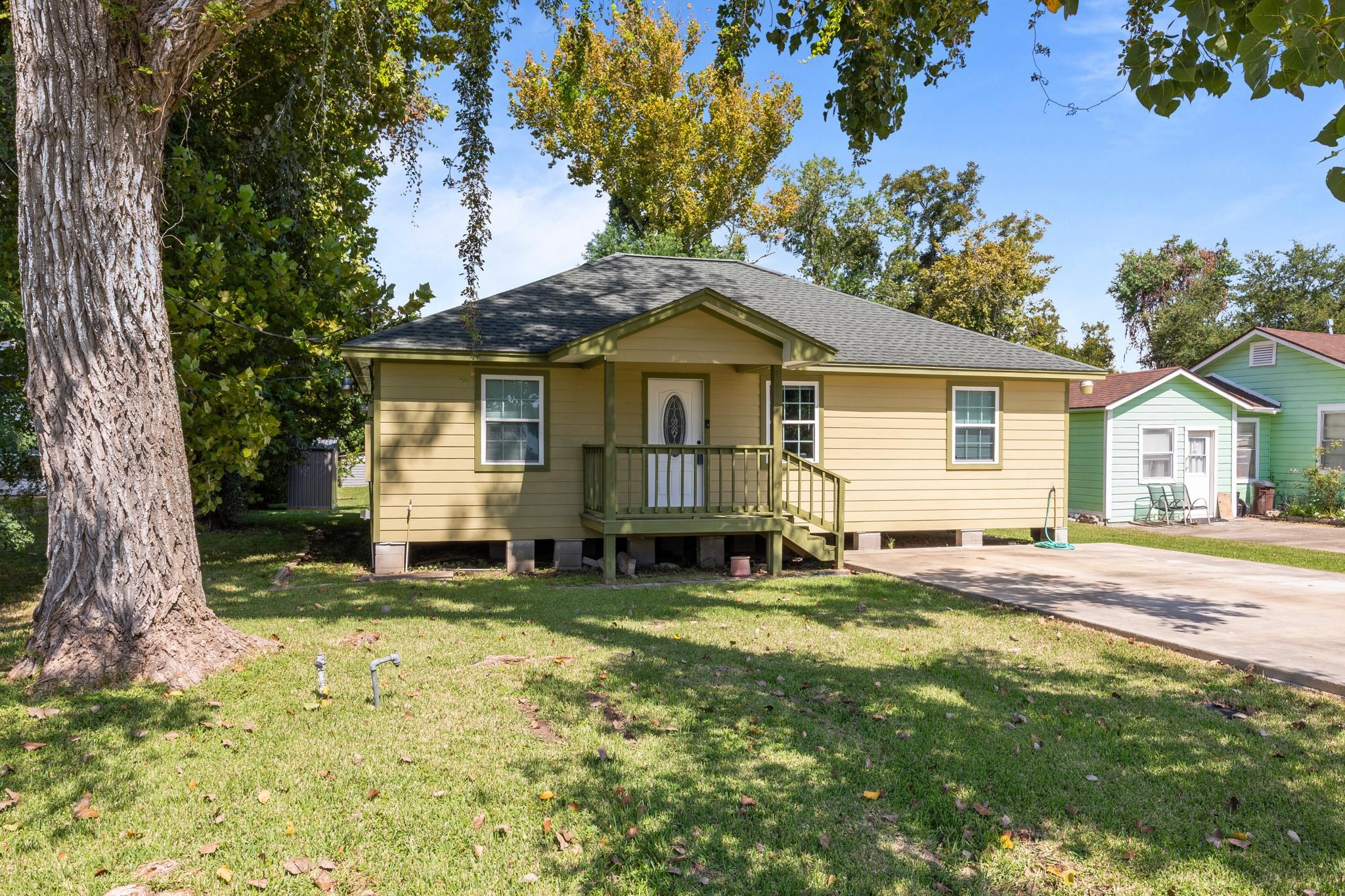 122 W Bernard Street