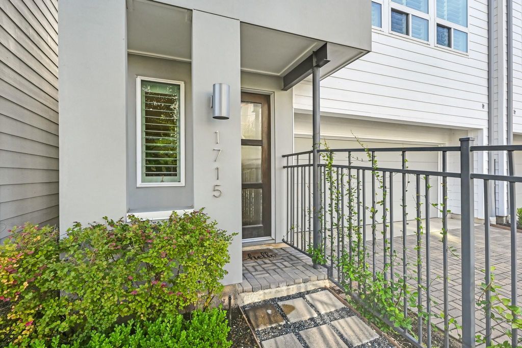 Photo of 1715 Goliad Street, Houston, TX 77007 (MLS # 11413383)