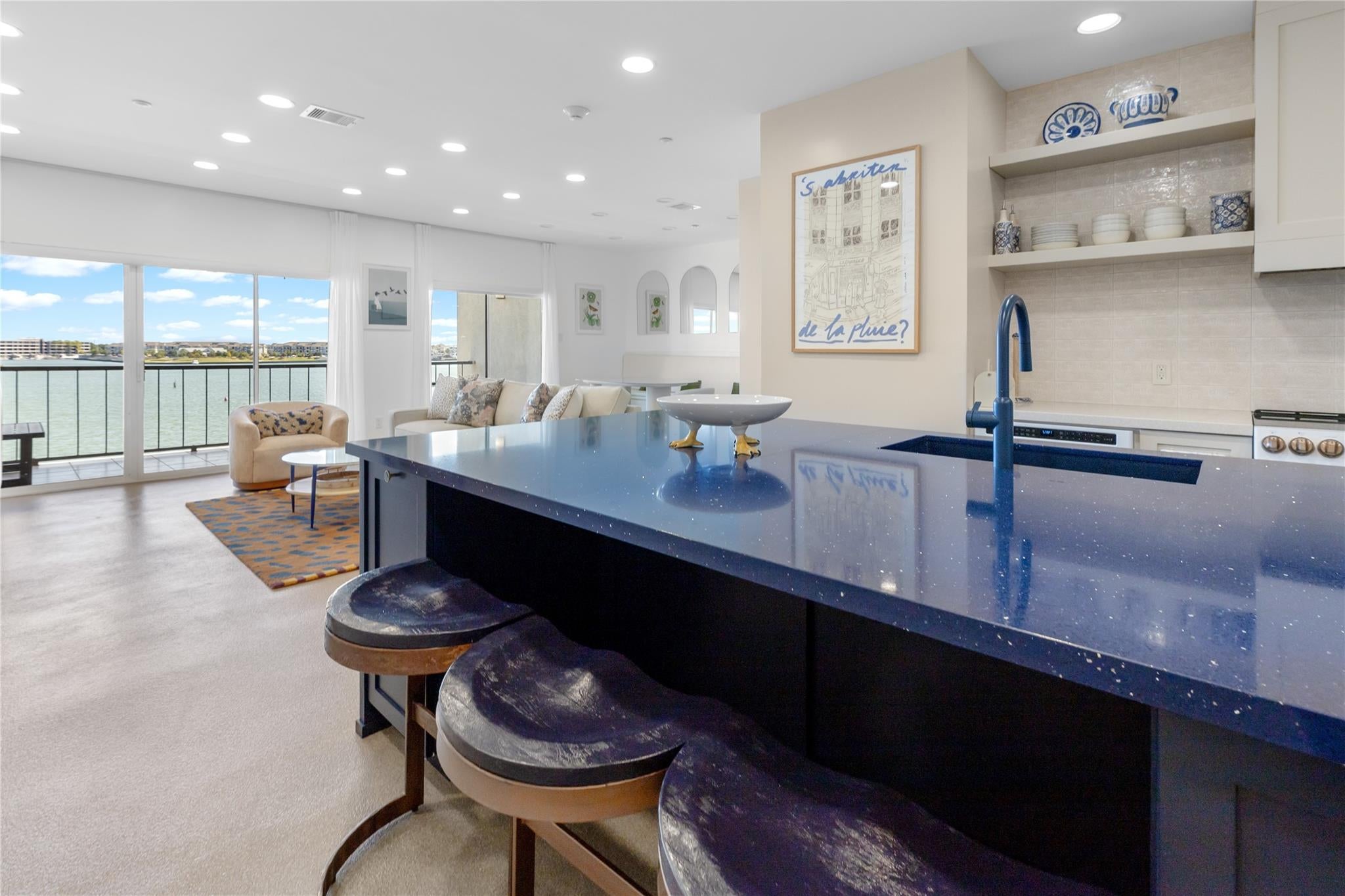401 Lakeside Lane 308