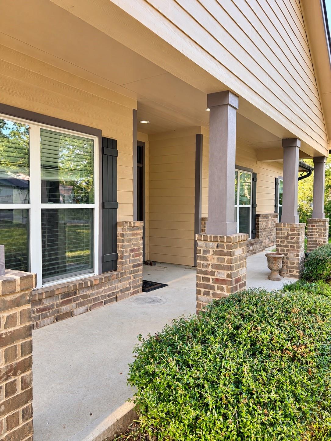 1512 Shady Glen Drive