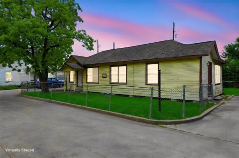 Photo of 5717 Killough Street, Houston, TX 77086 (MLS # 35123709)