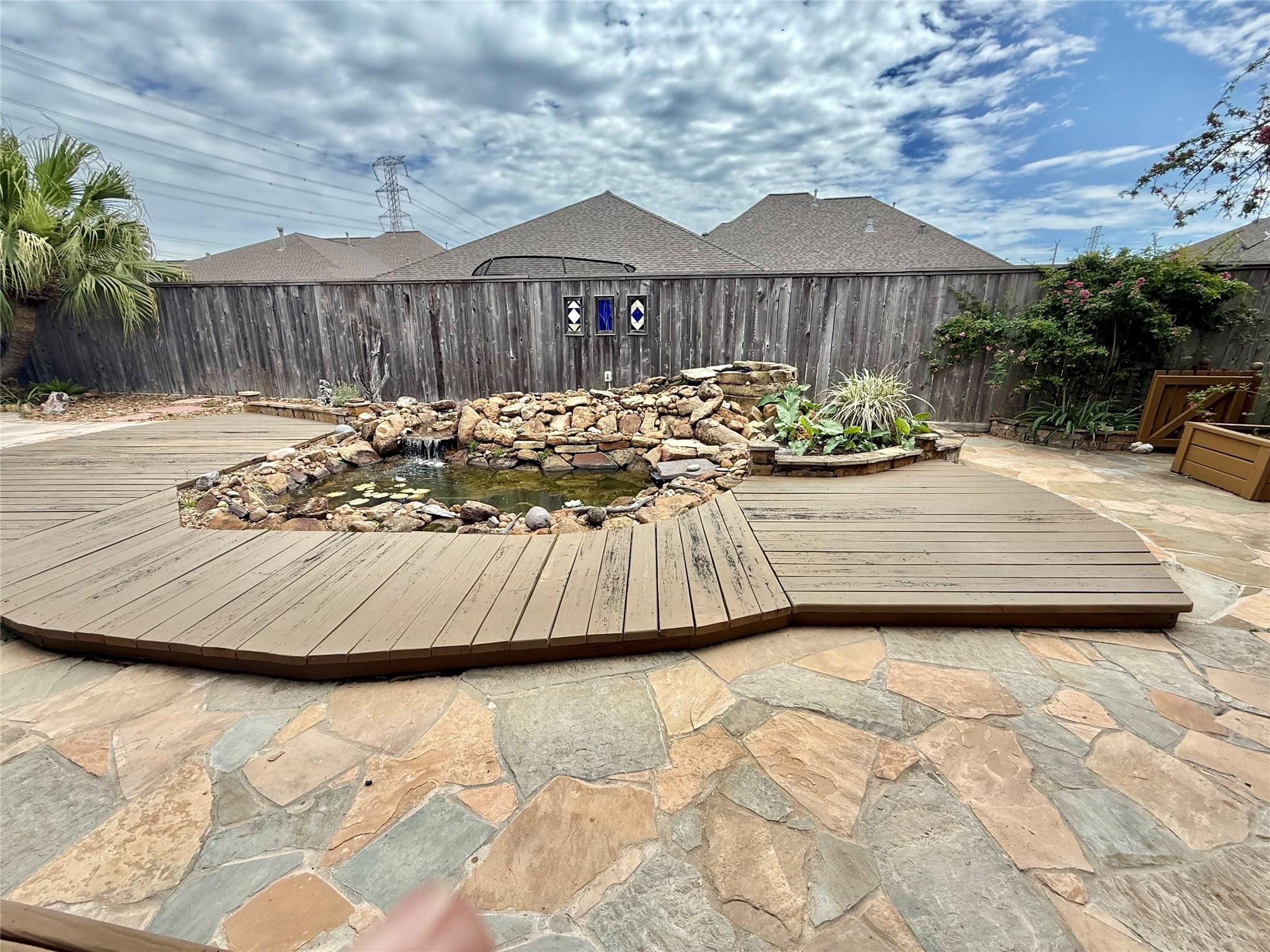 2222 W Lonesome Dove Drive