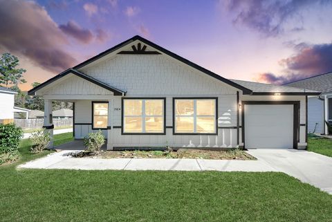 Photo of 15814 Beechnut Drive, Montgomery, TX 77356 (MLS # 98095498)