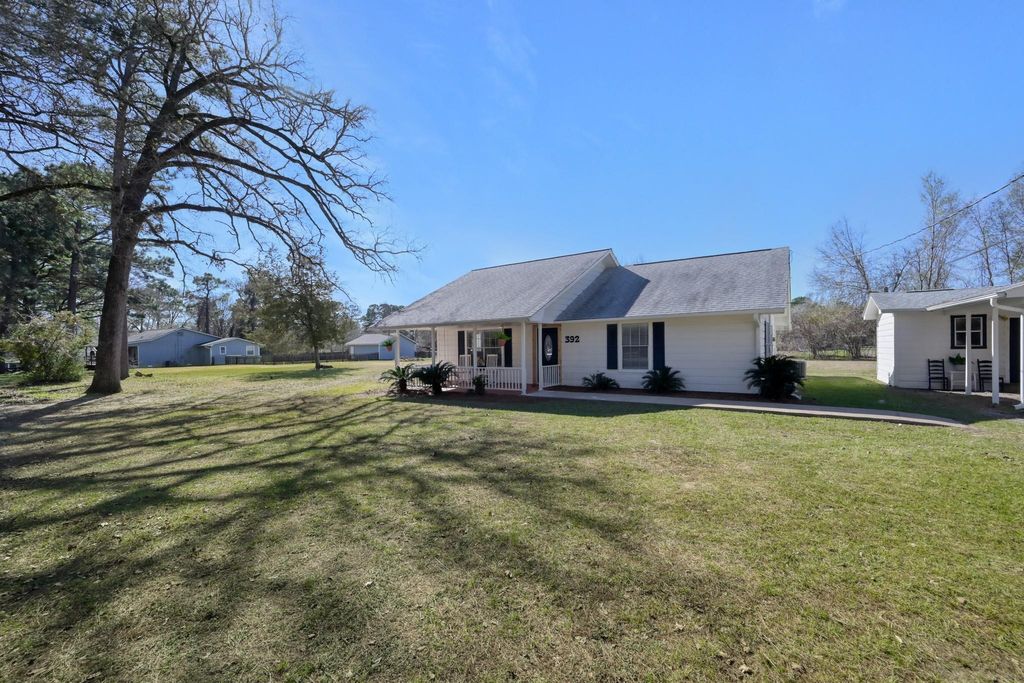 Photo of 392 Timber Bay Drive, Trinity, TX 75862 (MLS # 68034561)