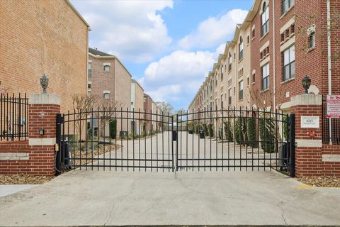 Tiny photo for 8715 Meadowcroft Drive #1102, Houston, TX 77063 (MLS # 13417347)