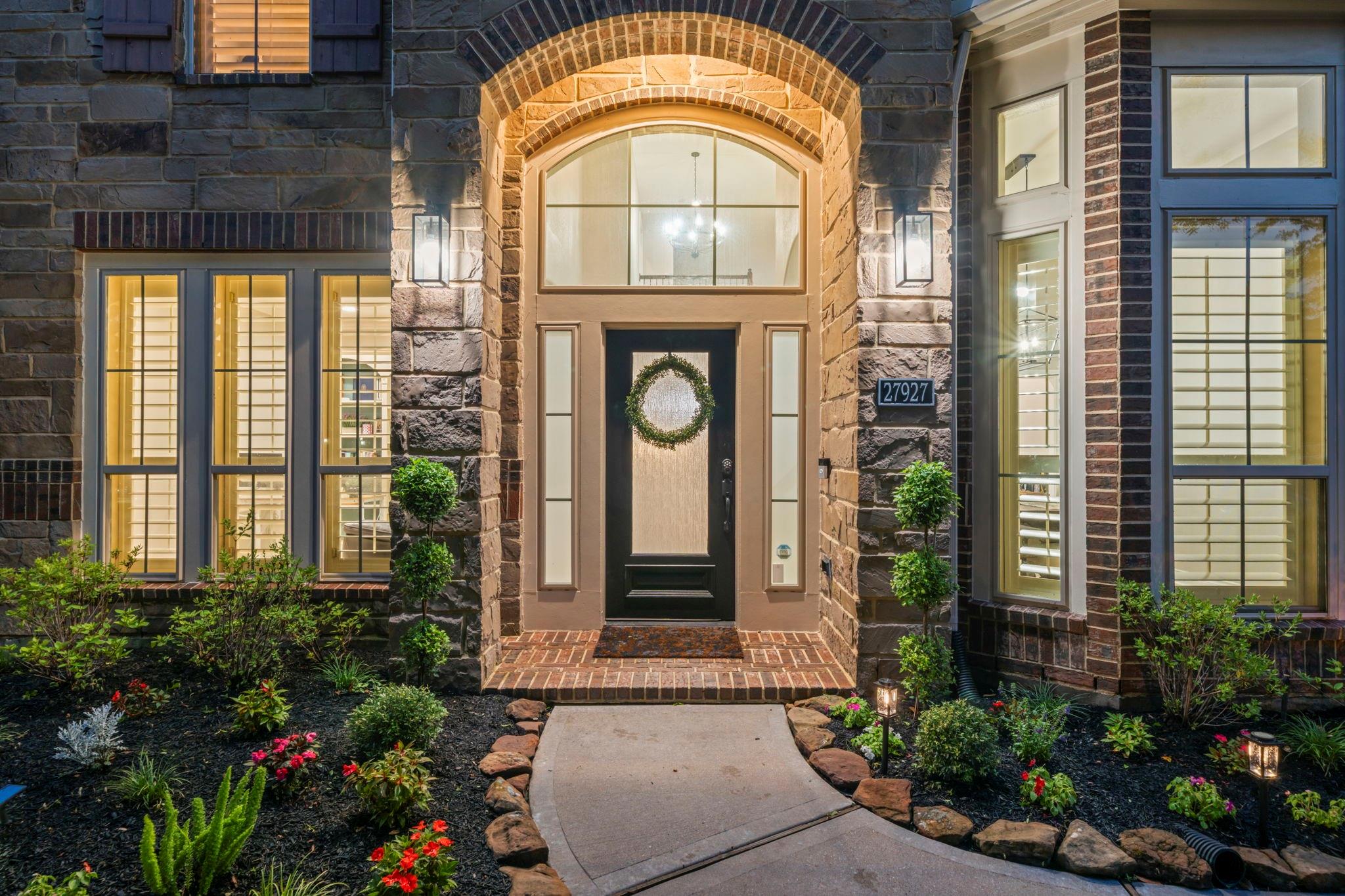 27927 Colonial Point Drive