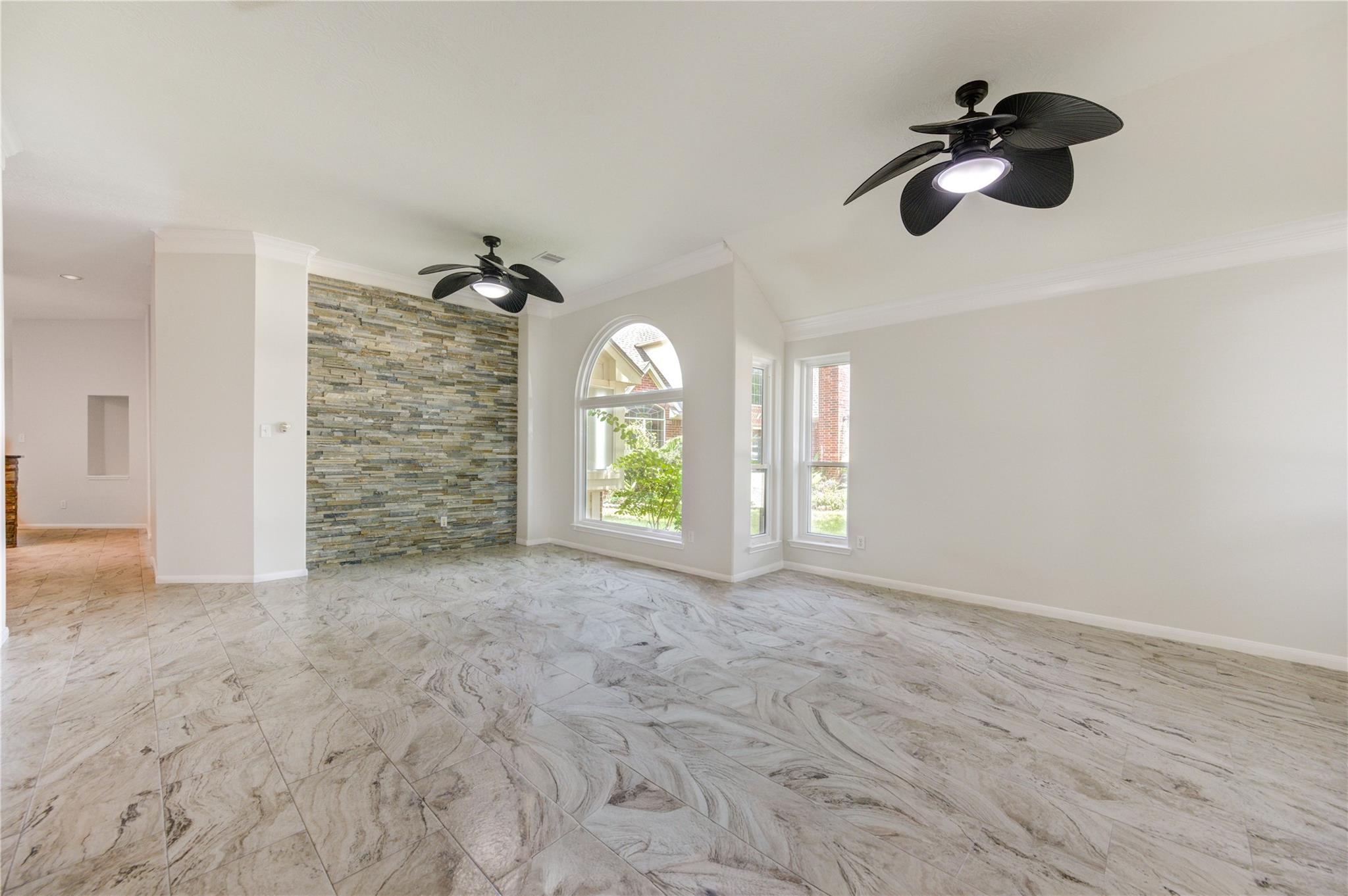 15831 Laurel Cove