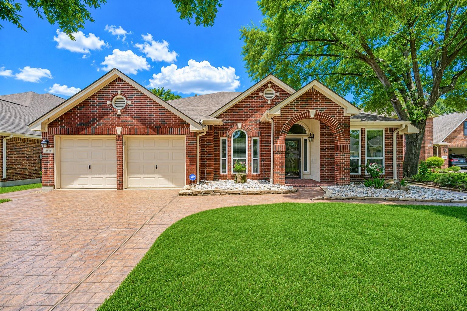 15831 Laurel Cove
