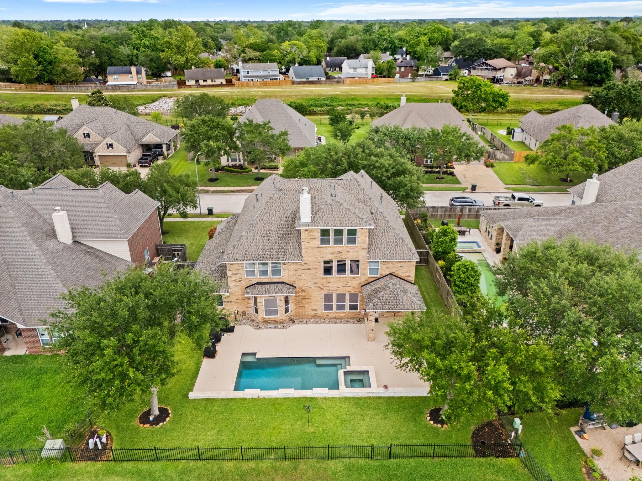 2812 Knob Hill Street