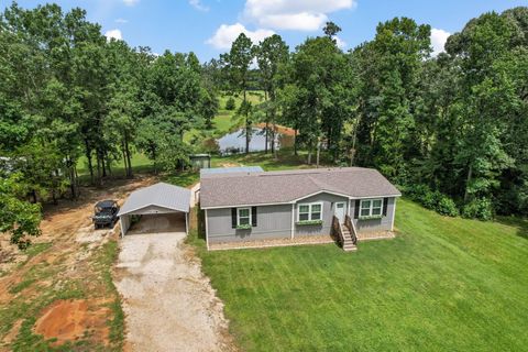 Photo of 225 Lynn Hendrix Road RD, Livingston, TX 77351 (MLS # 42391373)