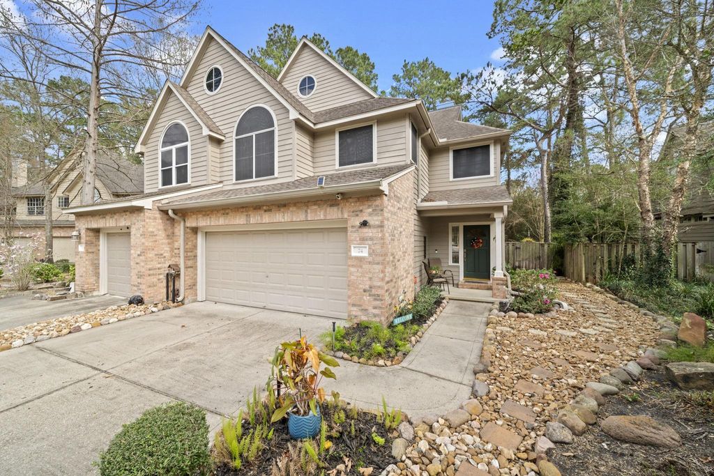Photo of 74 E Lakeridge Drive, The Woodlands, TX 77381 (MLS # 12941104)