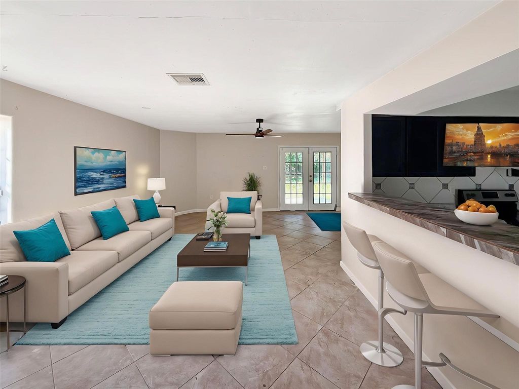 Photo of 822 6th Street, Dickinson, TX 77539 (MLS # 20024414)